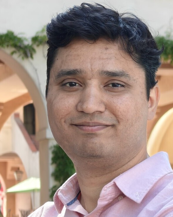 Ayush Pandey headshot