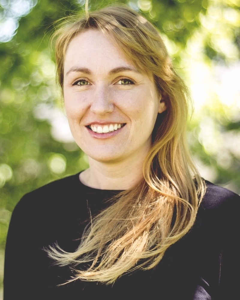jana tumova headshot image